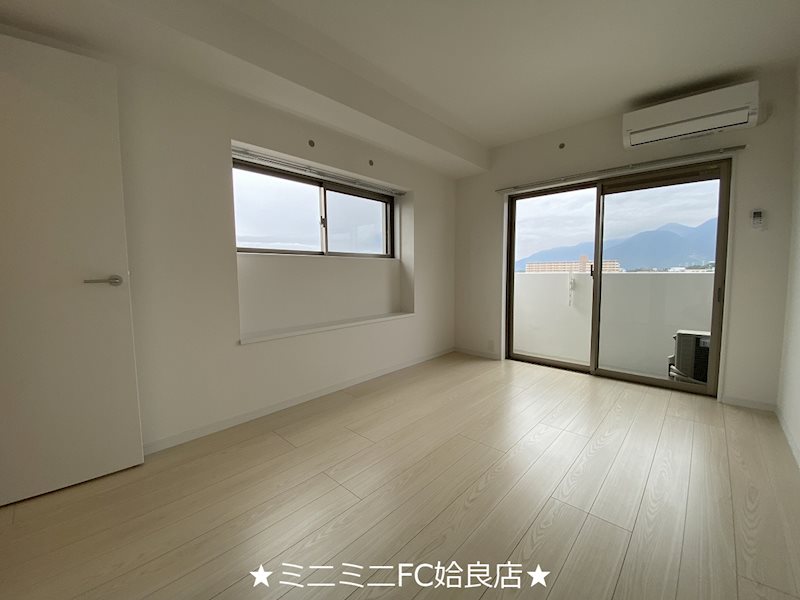 ＪＲ日豊本線 姶良駅 徒歩12分 5階建 築5年の居間写真