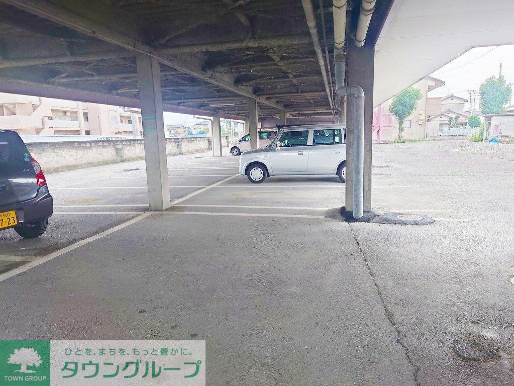駐車場　駐車場