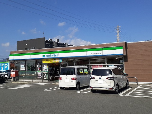 コンビニ　ファミリーマート平成けやき通店（コンビニ）まで340m