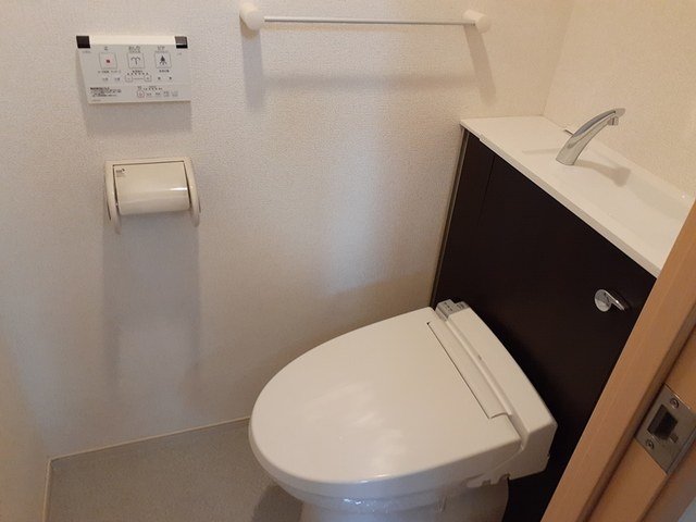 トイレ　コンパクトで使いやすいトイレです