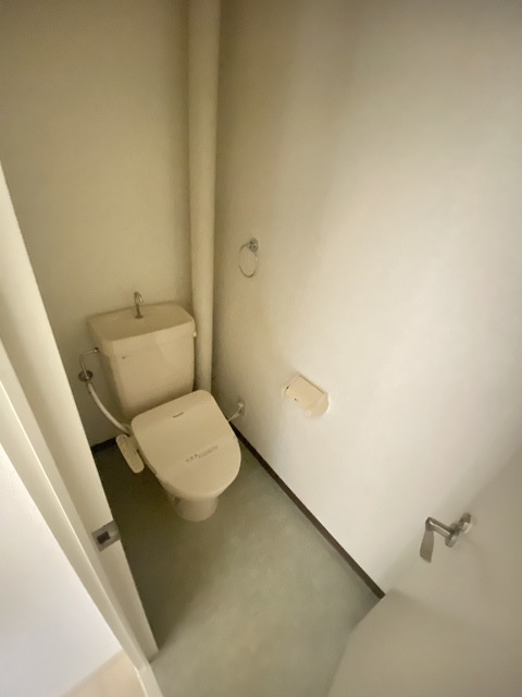 HOUSEIIのトイレ写真