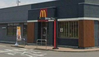 飲食店　マクドナルド 247塩浜店（飲食店）まで581m