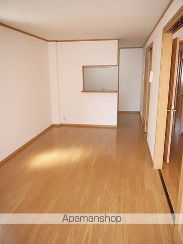 ＪＲ篠ノ井線 広丘駅 バス乗車時間：5分 最寄りバス停で下車 徒歩5分 2階建 築21年の居間写真