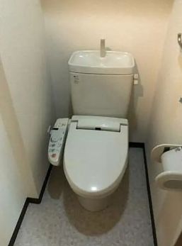 トイレ　参考写真：別部屋タイプ