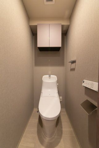 都営大江戸線 森下駅 徒歩8分 9階建 築5年のトイレ写真