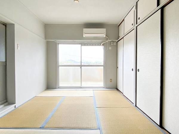 ビレッジハウス志方1号棟の居間写真