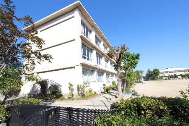 小学校　伊丹市立稲野小学校（小学校）まで1130m