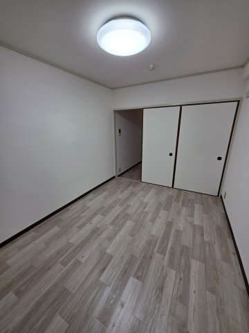 塚口グリーンハイツの居間写真