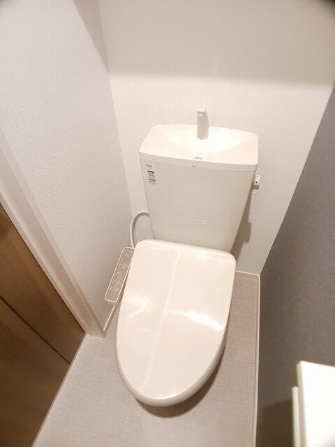 クロス アイ ヴィラBのトイレ写真