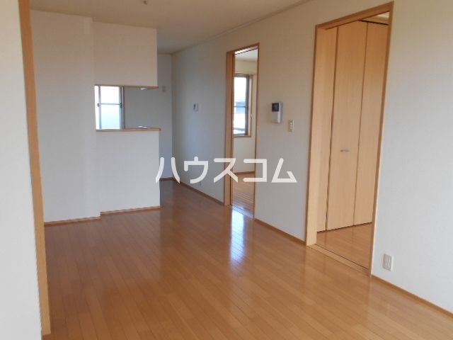 ヴェルデ阿左美V棟の居間写真