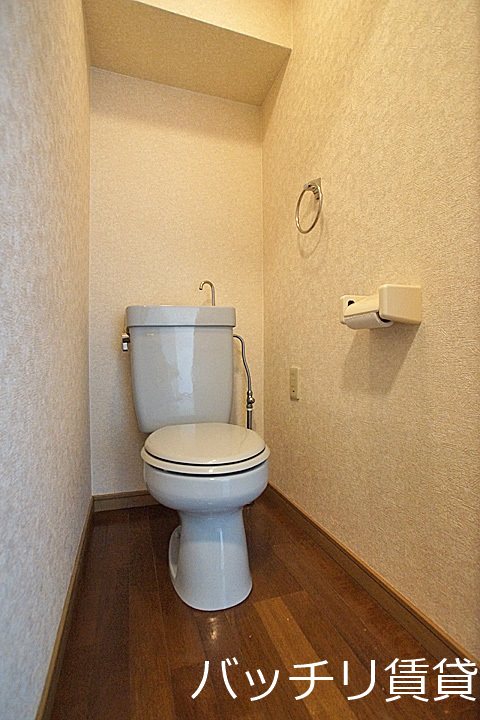 トイレ　画像は別号室の為、現状優先になります。