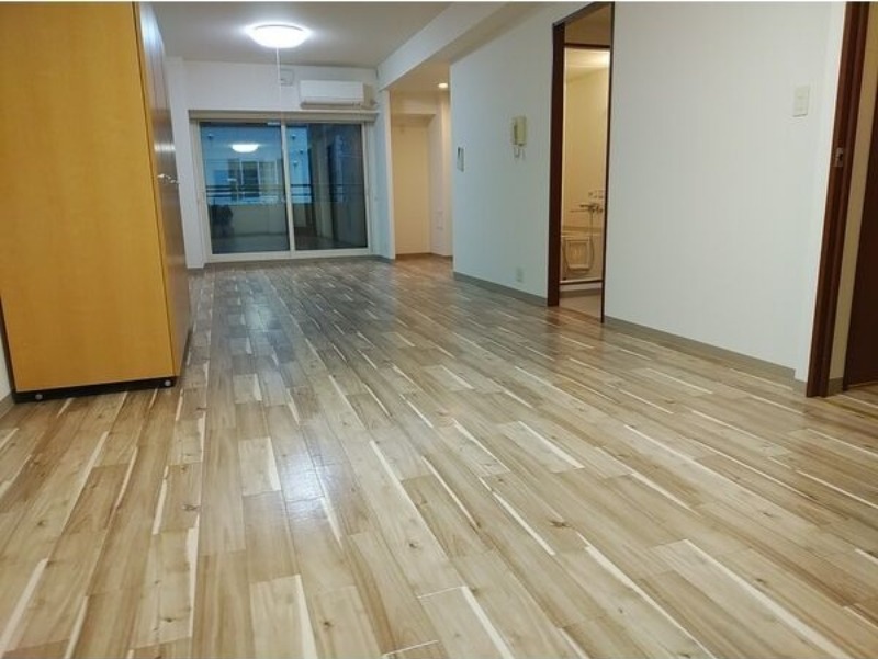 エナコート知事公館前の居間写真