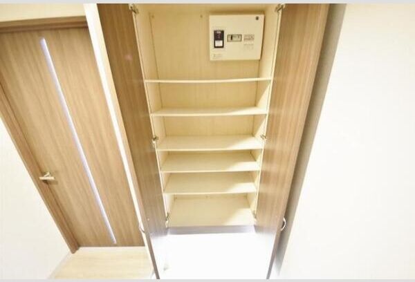 UranosN19の玄関写真