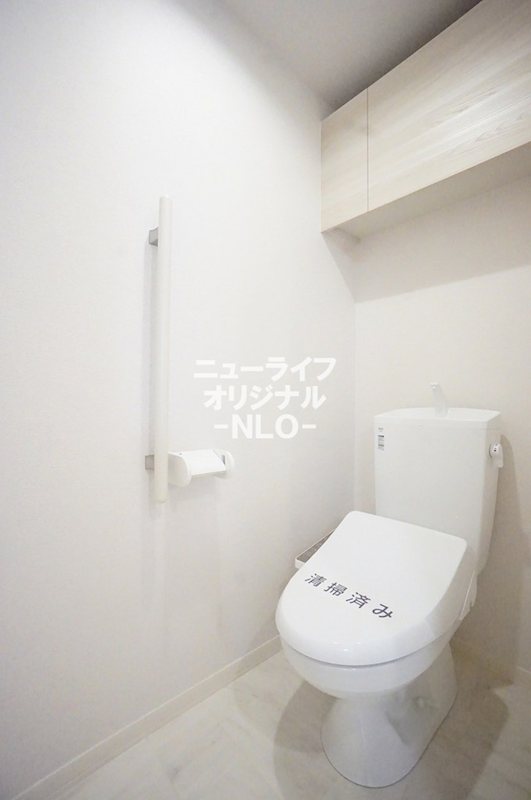 トイレ　洗浄力と快適さを兼ね備えた温水洗浄便座付きトイレ。