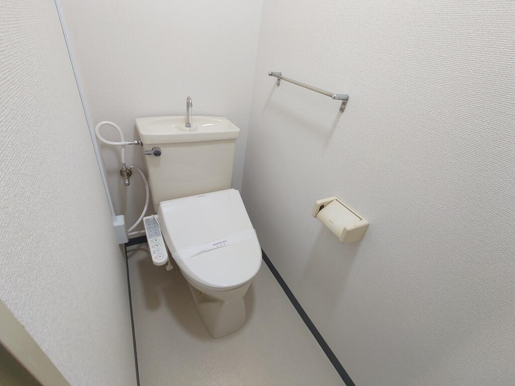 ＪＲ京浜東北線 大森駅 徒歩13分 6階建 築37年のトイレ写真