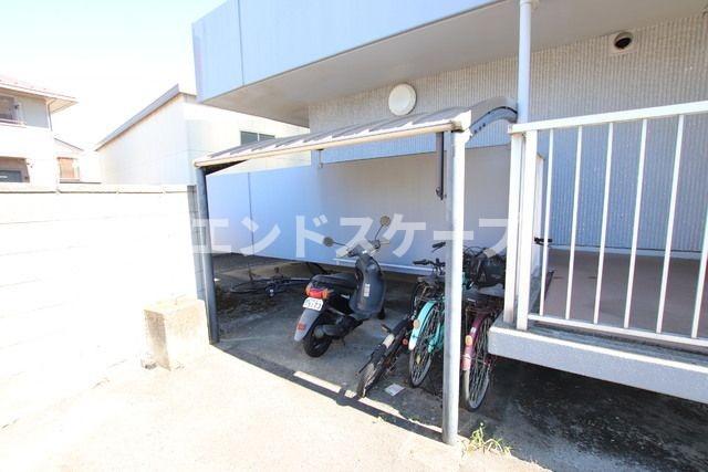 ＪＲ上越線 井野駅 徒歩32分 4階建 築31年の外観写真