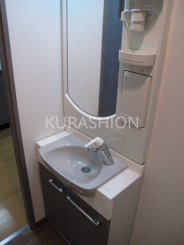洗面設備　別部屋の写真になります。