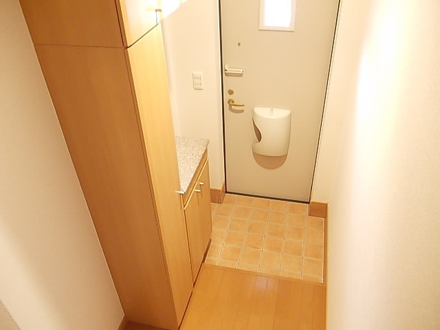 プリムローズA棟の玄関写真