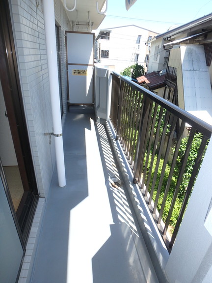 東急田園都市線 鷺沼駅 徒歩3分 3階建 築39年の内装写真