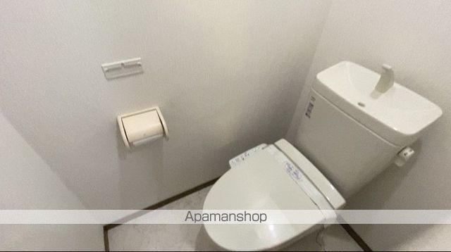 東武伊勢崎線 北越谷駅 徒歩9分 2階建 築32年のトイレ写真