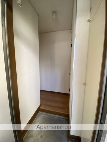 東武伊勢崎線 北越谷駅 徒歩9分 2階建 築32年の玄関写真