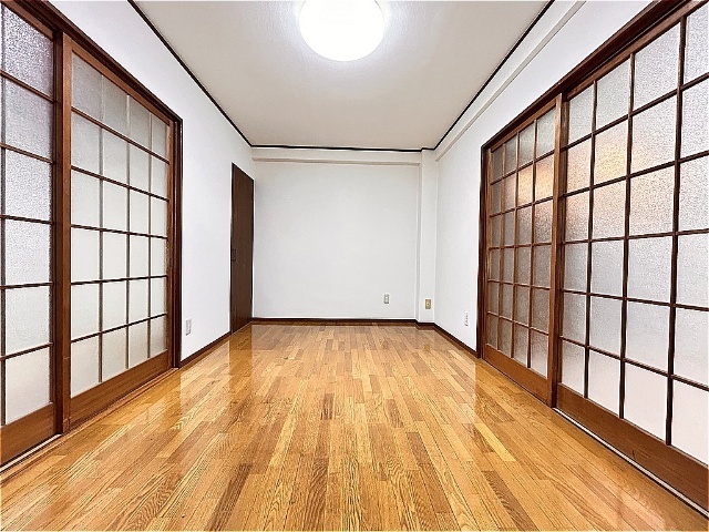 山口ビルの居間写真