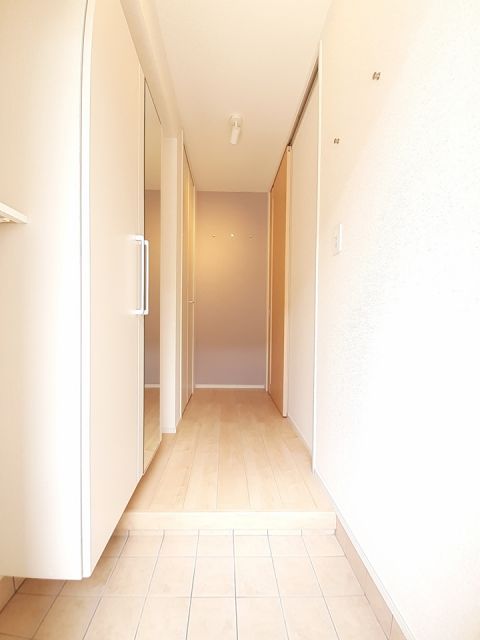 ホーム パピュラ Bの玄関写真