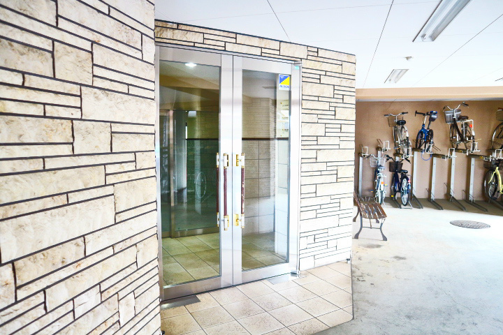東武伊勢崎線 越谷駅 徒歩4分 9階建 築22年の外観写真