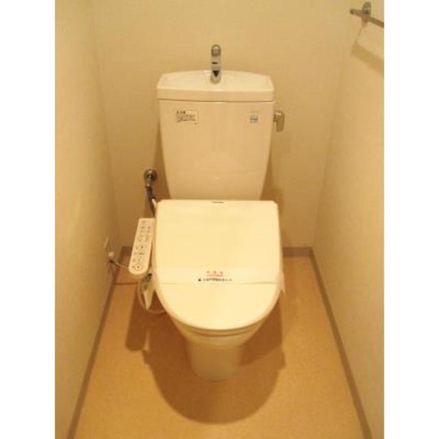 トイレ　※写真は同タイプ住戸です。
