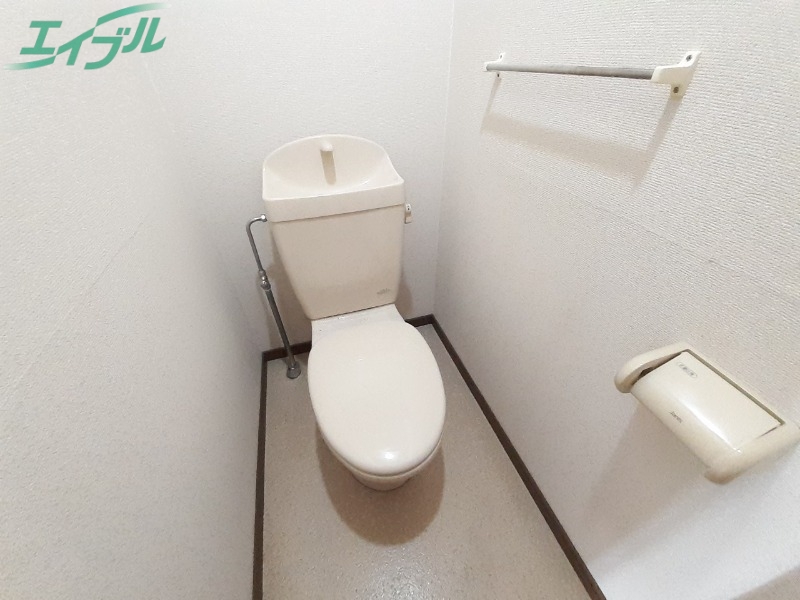 トイレ　別部屋反転同型写真