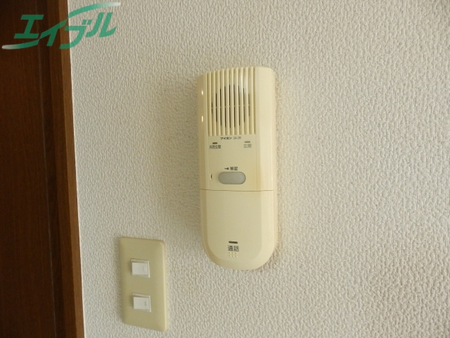 セキュリティ　別部屋反転同型写真