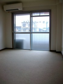 地下鉄空港線 西新駅 徒歩15分 4階建 築42年の居間写真