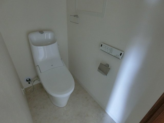 京王線 京王八王子駅 徒歩8分 7階建 築7年のトイレ写真