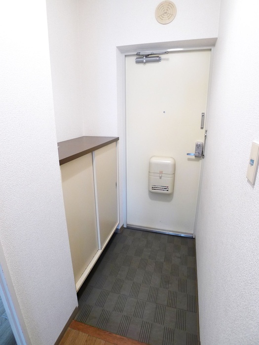SUNCITY HIKOTA C-1の玄関写真