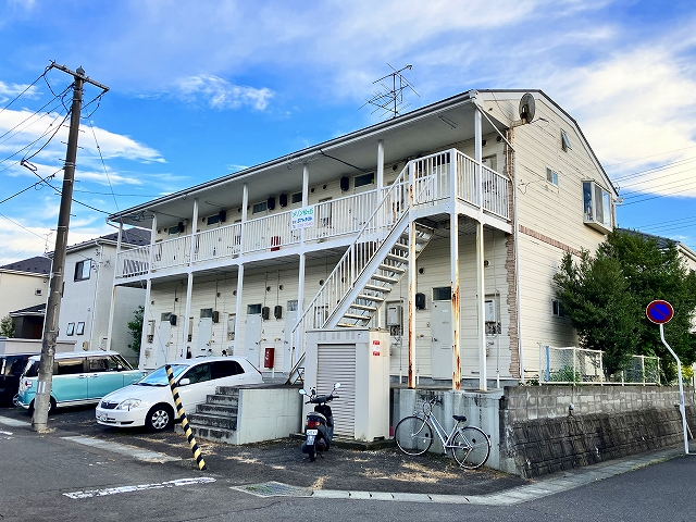 メゾン松ヶ丘の建物外観