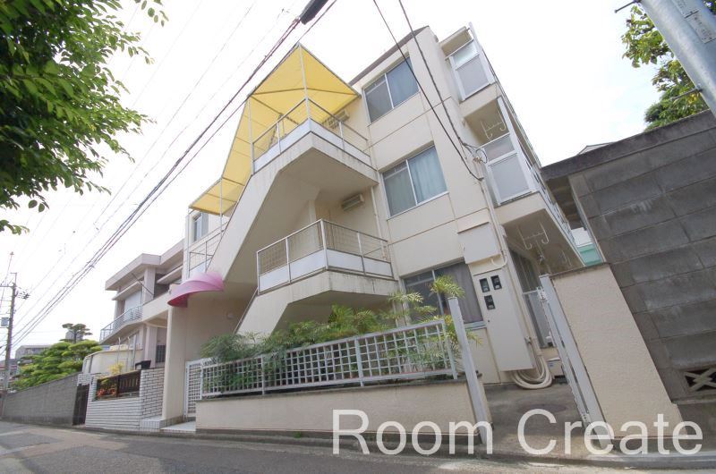徳島市安宅のマンションの建物外観