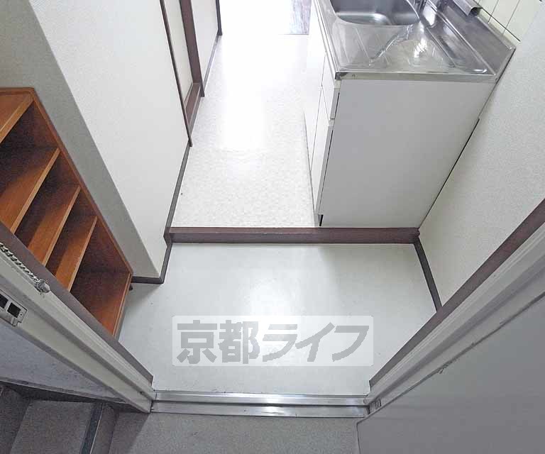 【京都市左京区東丸太町のマンションの玄関】