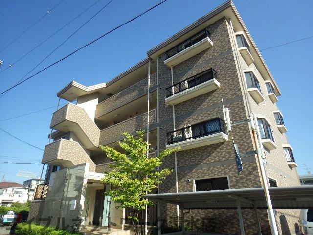 静岡市清水区石川本町のマンションの建物外観