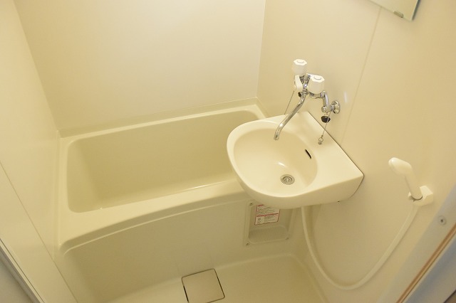 バス・シャワールーム　1日の疲れ癒せます。