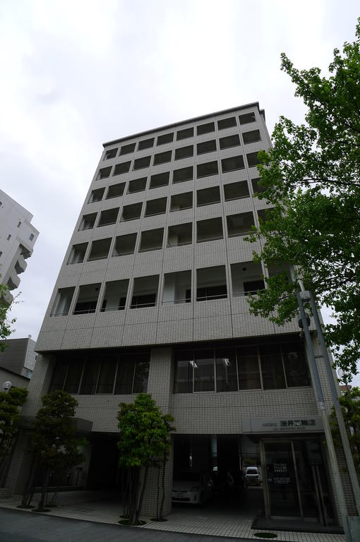 名古屋市千種区千種通のマンションの建物外観