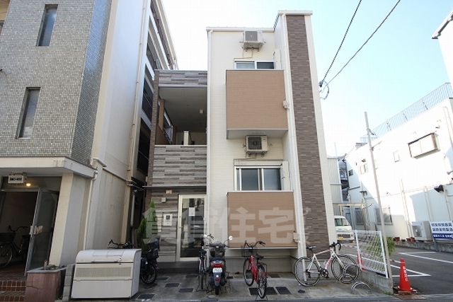 大阪市城東区放出西のアパートの建物外観