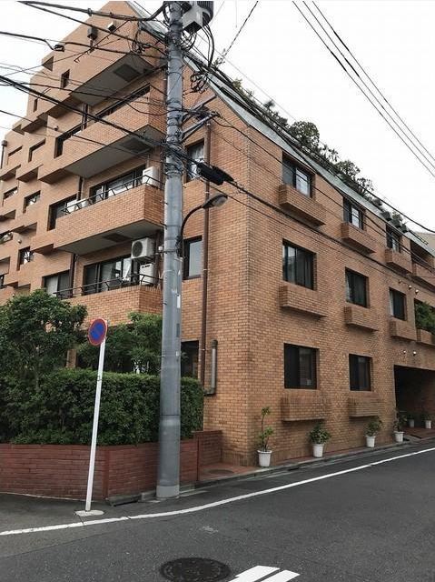 イトーピア信濃町マンションの建物外観