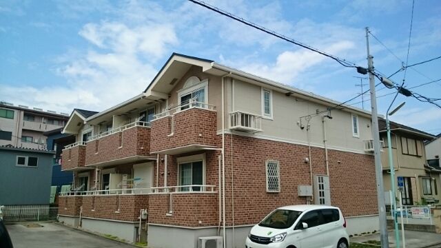 名古屋市中川区昭明町のアパートの建物外観