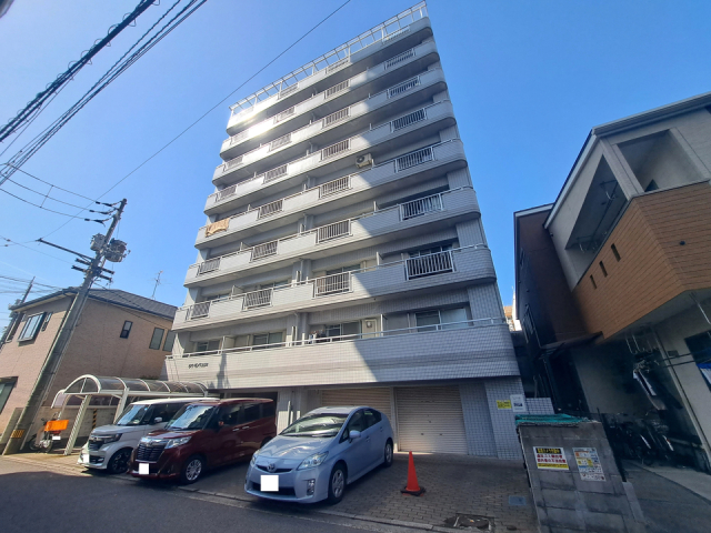 松山市三番町のマンションの建物外観