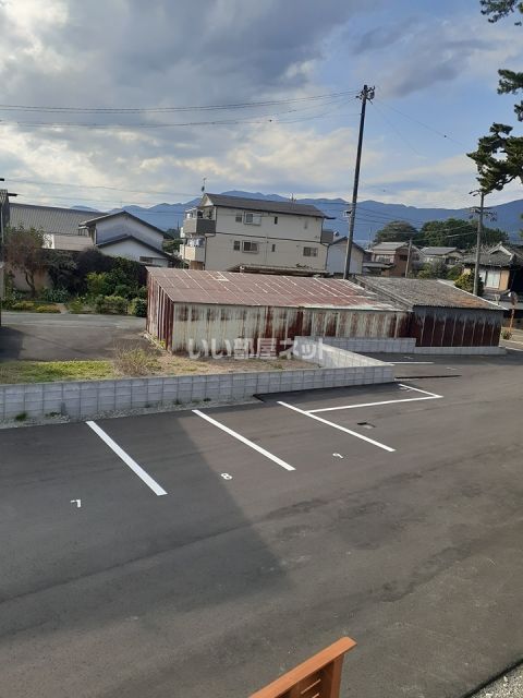 【セザンヌ町並の駐車場】