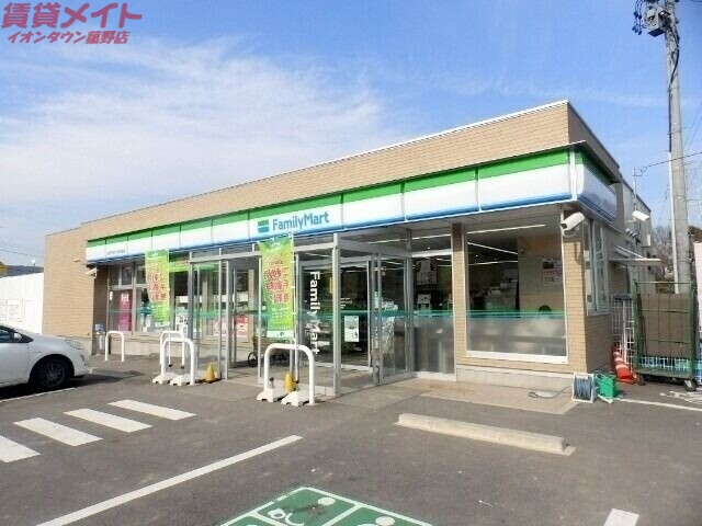 【四日市市山城町のアパートのコンビニ】