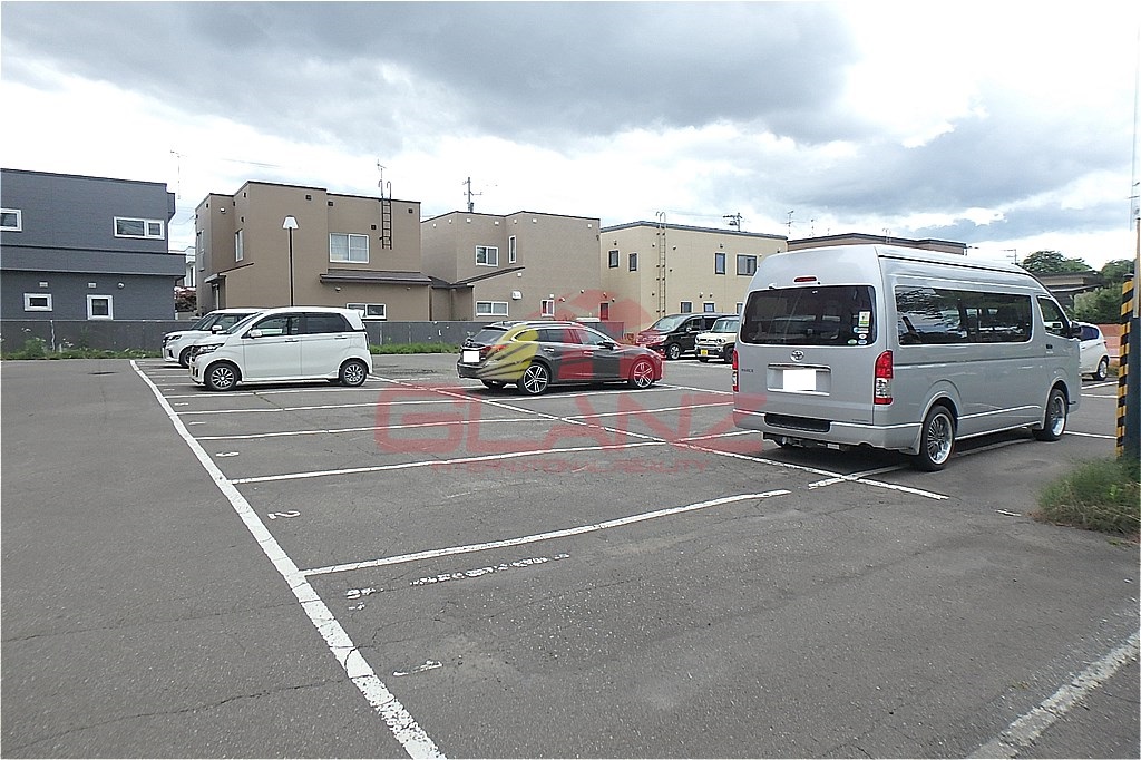 【札幌市北区屯田六条のマンションの駐車場】