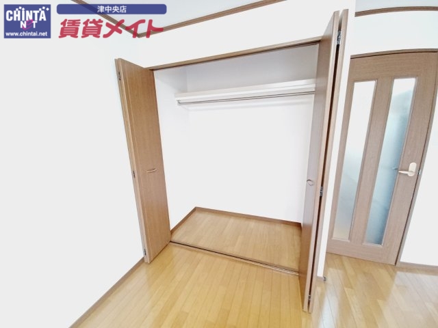 収納　同型参考写真