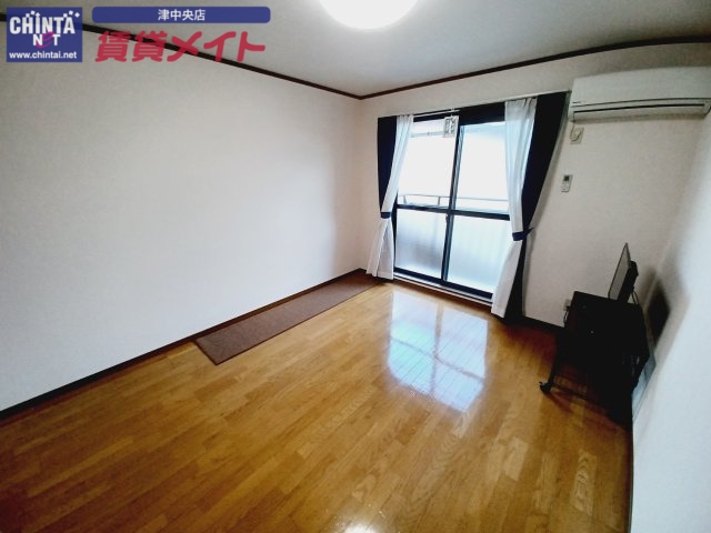 居室・リビング　同型参考写真