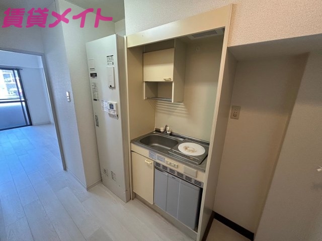 キッチン　同物件別部屋の写真